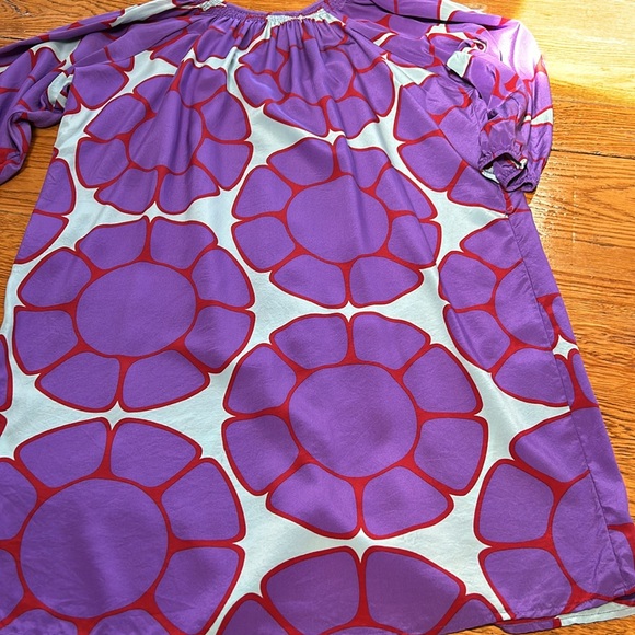 Tucker purple and red floral button front dress. Smocked neckline. Size Small. - Picture 11 of 14